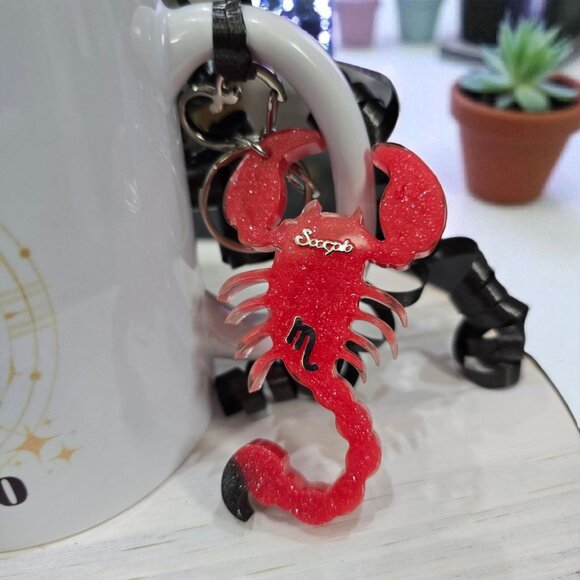 Scorpio Zodiac Candle Gift Set ✦ Scented Mug Candle + Handmade Resin Keychain - Picture 9 of 9